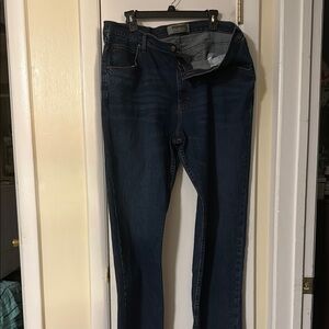 Wrangler Men's Relaxed Jeans - Dark Blue